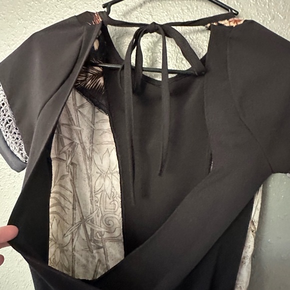 Vintage Black Floral Short Sleeve Midi Dress with Pockets Size Small Preloved - Picture 9 of 16